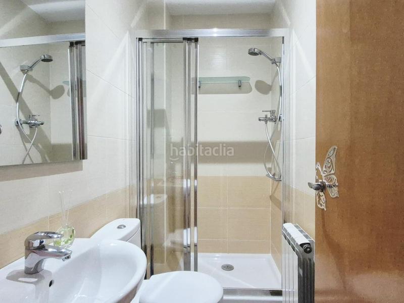 Foto f4a820e2-6934-4903-91e1-34c36417ee8c. Planta baja  seminueva de 3 hab con patio de 60 m2 sur en rambla francesc macia en Terrassa