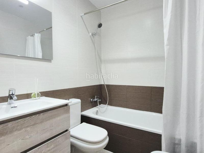 Foto f515fe65-b102-4777-8e63-54a02d243f0e. Planta baja  seminueva de 3 hab con patio de 60 m2 sur en rambla francesc macia en Terrassa