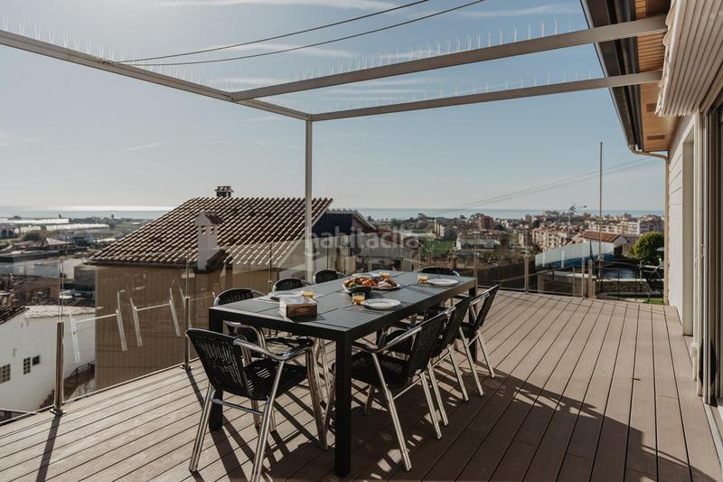 Foto 717c1584-14b4-4245-90aa-2f0d0f8f180e. Haus mit heizung parking pool in Pinemar Pineda de Mar