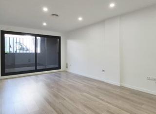 Planta baixa  Carrer de pere fizes. Pis obra nova 95 m2 2 hab dobles i estudi al carrer transversal