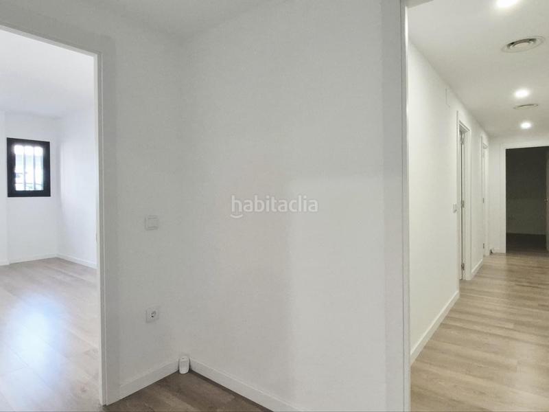 Foto ad3ebcb5-576d-4830-be7e-b123d90d7026. Planta baja pis obra nova 95 m2 2 hab dobles i estudi al carrer transversal en Terrassa