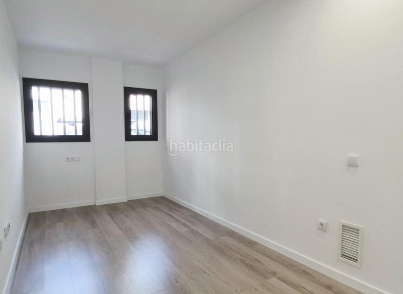 Foto e6d4bfd1-1ded-4129-aeb8-aa645554109a. Planta baja pis obra nova 95 m2 2 hab dobles i estudi al carrer transversal en Terrassa