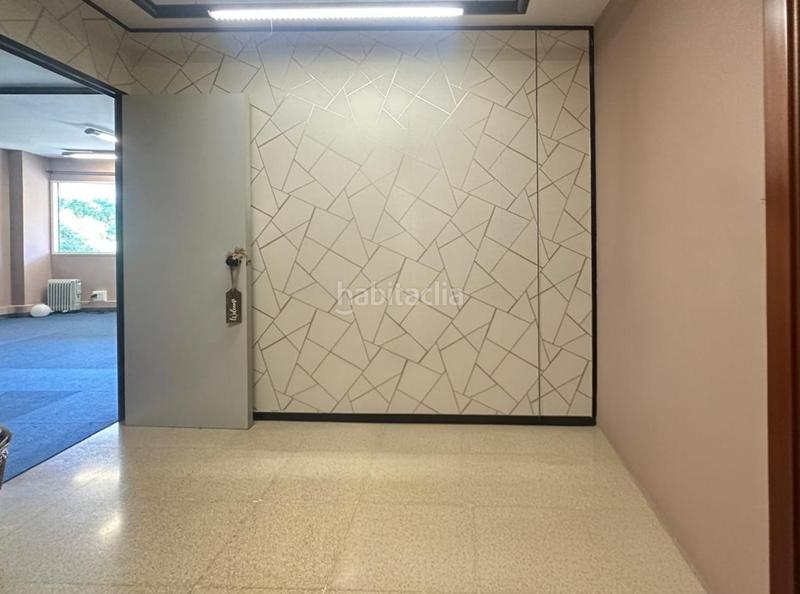 Foto a9fe5b16-4323-47ef-96ad-1ac1e9db030e. Bureau avec parking dans Cementiri Vell Terrassa