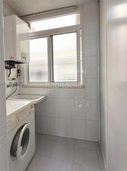 Foto 9dbd717a-9fd1-4ce5-b851-039b2419c18b. Dúplex  140 m2 de 4 hab mas estudio con 2 terrazas y parking en la plaça lluis companys en Terrassa