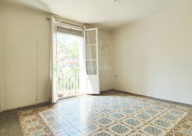 Foto 17bd6ff0-d778-4401-92be-1900e04cf75c. Casa de 190 m2 amb pati a la plaça del progres en Terrassa