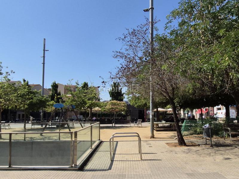 Foto d9c5e1e1-f681-48d3-b64e-cbd02f1bd49f. Casa de 190 m2 amb pati a la plaça del progres en Terrassa