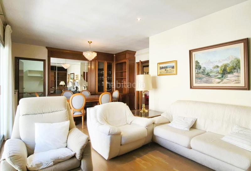 Foto 172be197-7dcb-4dd6-a3ce-5b15f8498159. Piso de 137 m2 amb 4 hab i balco 10 m2 oest al carrer ireneu a 50 metres rambla en Terrassa