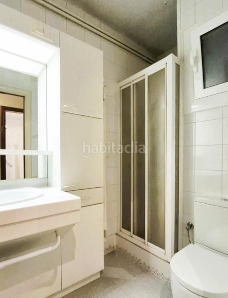 Foto 35806829-51d9-46a6-899c-0f403c00df7e. Piso de 137 m2 amb 4 hab i balco 10 m2 oest al carrer ireneu a 50 metres rambla en Terrassa