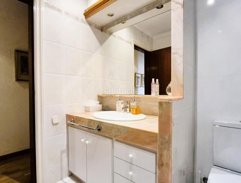Foto 7a695ec2-5c71-4836-9fc9-f4cc9708ed5a. Piso de 137 m2 amb 4 hab i balco 10 m2 oest al carrer ireneu a 50 metres rambla en Terrassa