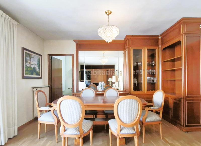 Foto 85d085ca-1869-4bd2-ada8-cc5a8417461e. Piso de 137 m2 amb 4 hab i balco 10 m2 oest al carrer ireneu a 50 metres rambla en Terrassa