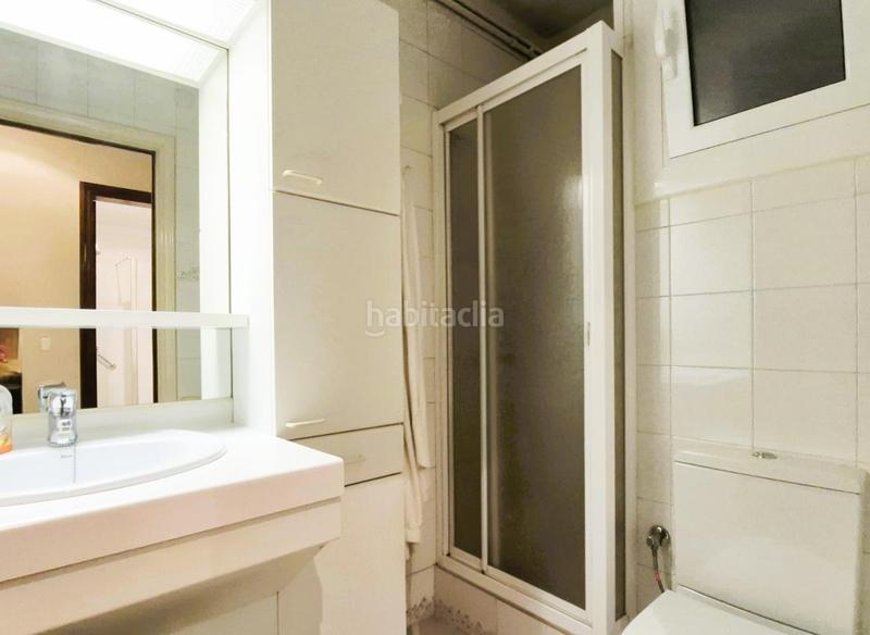 Foto bf0deb55-9f7a-4b31-b0d5-f0ccbfc9812e. Piso de 137 m2 amb 4 hab i balco 10 m2 oest al carrer ireneu a 50 metres rambla en Terrassa
