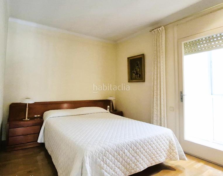 Foto c8637b3f-5cf7-4c6d-92f9-38be78d3f359. Piso de 137 m2 amb 4 hab i balco 10 m2 oest al carrer ireneu a 50 metres rambla en Terrassa