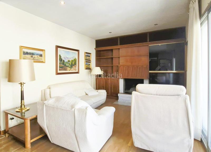 Foto e1d37793-0b18-49c0-8ce8-f9bb8c990c8f. Piso de 137 m2 amb 4 hab i balco 10 m2 oest al carrer ireneu a 50 metres rambla en Terrassa