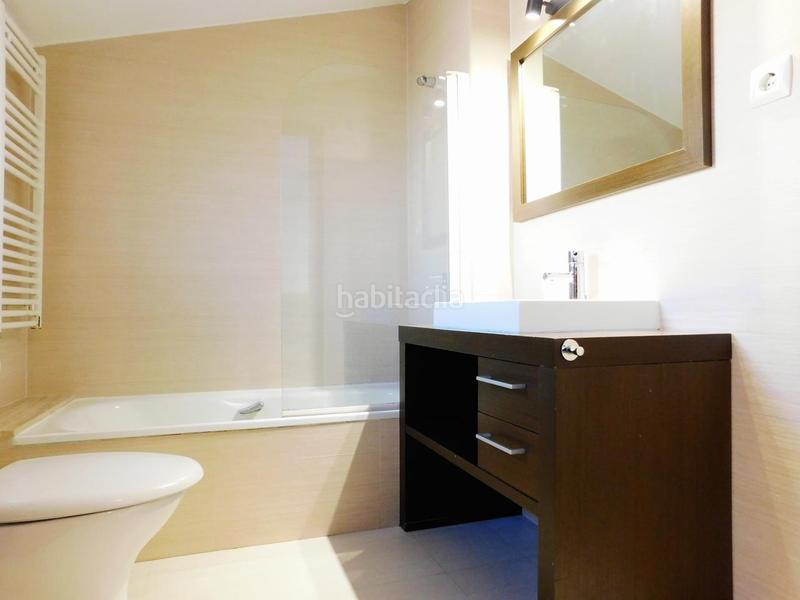 Foto 11893749-bf61-4ce3-939f-c0109a90c9bd. Dúplex  impecable con terraza en carrer antoni torrella en Terrassa