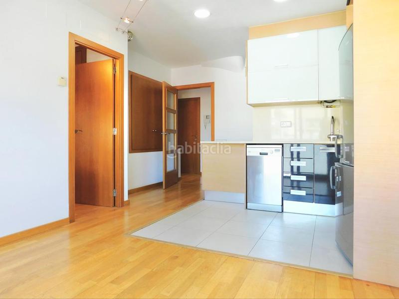 Foto 2531112e-8698-481a-964d-743d30291aba. Dúplex  impecable con terraza en carrer antoni torrella en Terrassa