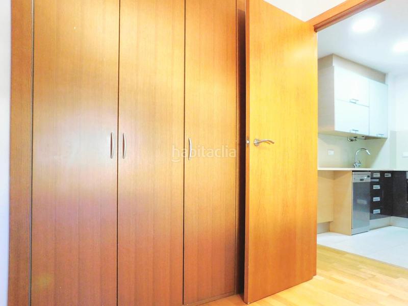 Foto 3b8b9e66-2cbd-4167-9c8f-688e92148d28. Dúplex  impecable con terraza en carrer antoni torrella en Terrassa