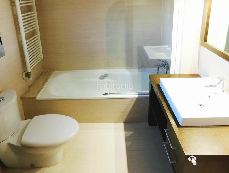 Foto 4e70e4ed-d099-4d02-97a1-8589316e5f68. Dúplex  impecable con terraza en carrer antoni torrella en Terrassa