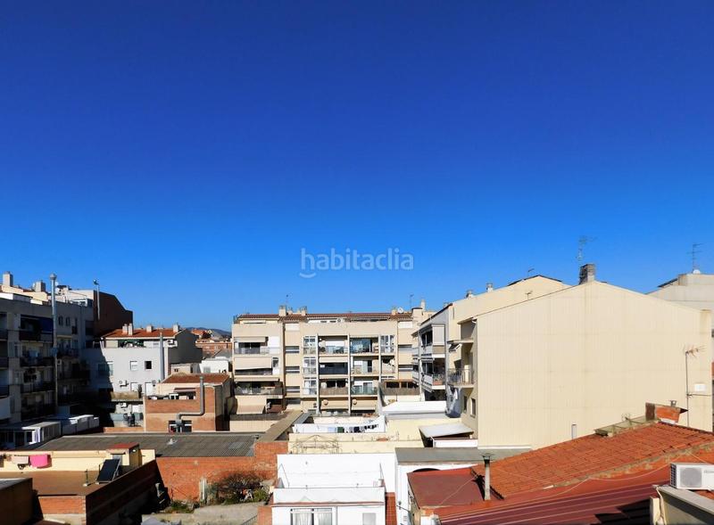 Foto 567e3776-d542-4076-9b39-6b12ee46676f. Dúplex  impecable con terraza en carrer antoni torrella en Terrassa