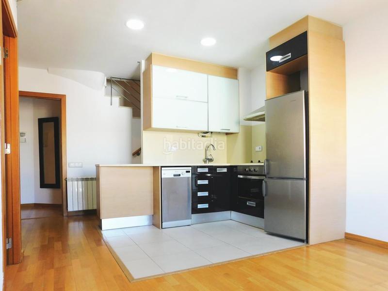 Foto b29906b2-3552-4c62-9a5d-91cb9da8ec8d. Dúplex  impecable con terraza en carrer antoni torrella en Terrassa