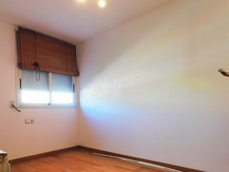 Foto dd587342-26ba-46c1-85d2-7e25c0e932b6. Dúplex  impecable con terraza en carrer antoni torrella en Terrassa