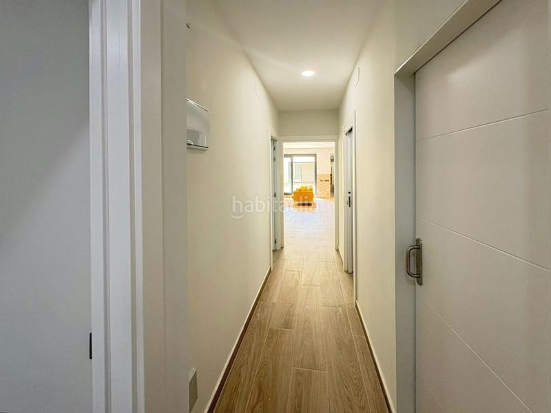 Foto 105329d4-7dde-4cfc-af1a-d96dc1cd9ab0. Planta baixa a Ca n'Aurell Terrassa