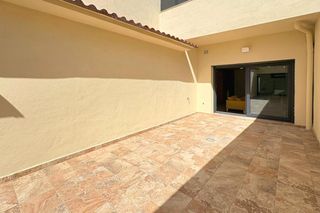 Planta baixa  De l'infant martí. Planta baja de obra nueva con patio en calle infant marti