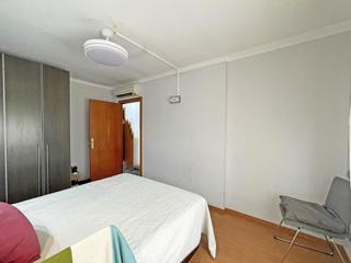Àtic  Carrer de colom. Ático reformado con terraza y 3 habitaciones en can palet