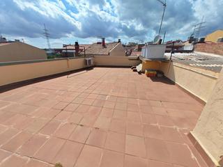 Maison  Carrer de l'aneto. Casa ideal para dos familias con gran patio y terraza en la grip
