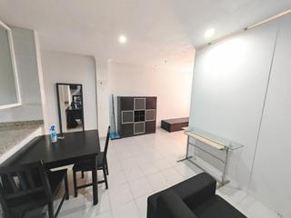 Rez-de-chaussée  Carrer de marinel·lo bosch. Loftestudio con terraza privada en zona escuelas, ideal para viv