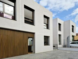 Maison  Carrer de santa teresa. Casa obra nova 180 m2 de 3 hab i sala polivalent 40 m amb pati 8