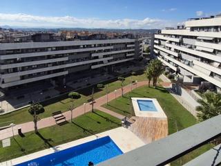 Piso en Les Arenes - La Grípia - Can Montllor. Edifici residencial blau cel de 3 hab con terraza 12 m2 sur  2 p