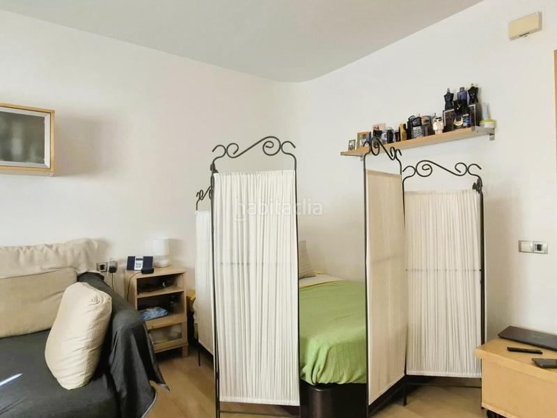 Foto bffc35eb-2ac5-41bf-97ad-ab7db6f57825. Estudi a Zona Esportiva Terrassa