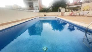 Appartement  Plaça del mestre serrat. Pis 3 hab amb pati 40 m2 parking i traster a sant pere!!