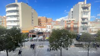 Appartement  De francesc macià. Pis de 4 hab amb ascensor a la rambla francesc macià!!!