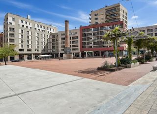 Geschäftsraum  Calle de sant genís. Local amb bona rentabilitat a la mateixa plaça nova