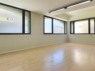 Geschäftsraum  Del col·legi. Local 100 m2 cantoner amb possibilitat de fer canvi dús per habi