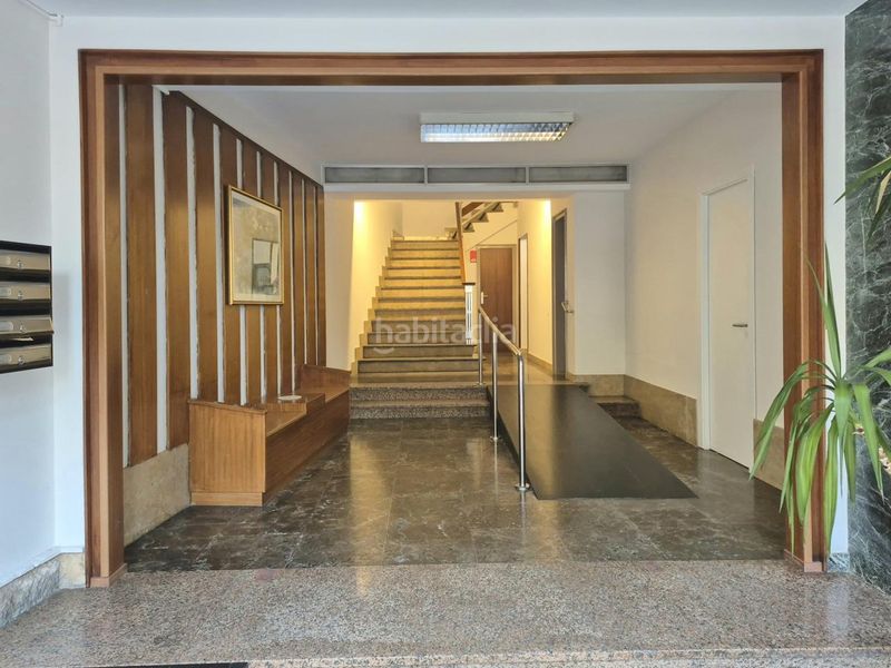 Piso pis 125 m2 de 4 hab orientat a sud i totalment reformat al costat de lajuntament en Terrassa
