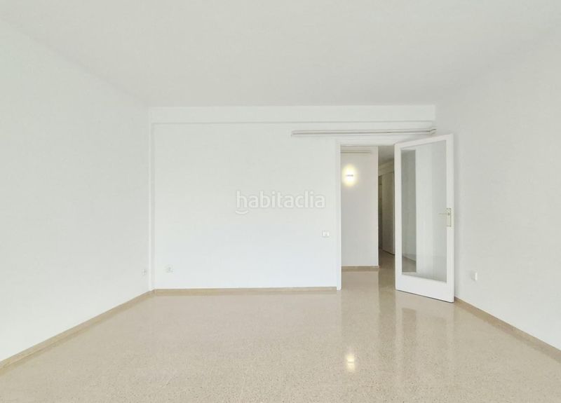 Piso pis 125 m2 de 4 hab orientat a sud i totalment reformat al costat de lajuntament en Terrassa