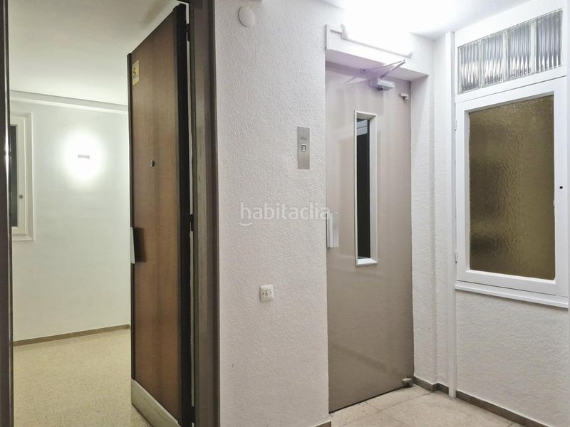 Piso pis 125 m2 de 4 hab orientat a sud i totalment reformat al costat de lajuntament en Terrassa