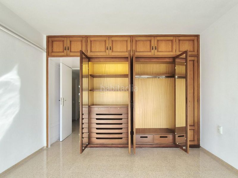 Piso pis 125 m2 de 4 hab orientat a sud i totalment reformat al costat de lajuntament en Terrassa