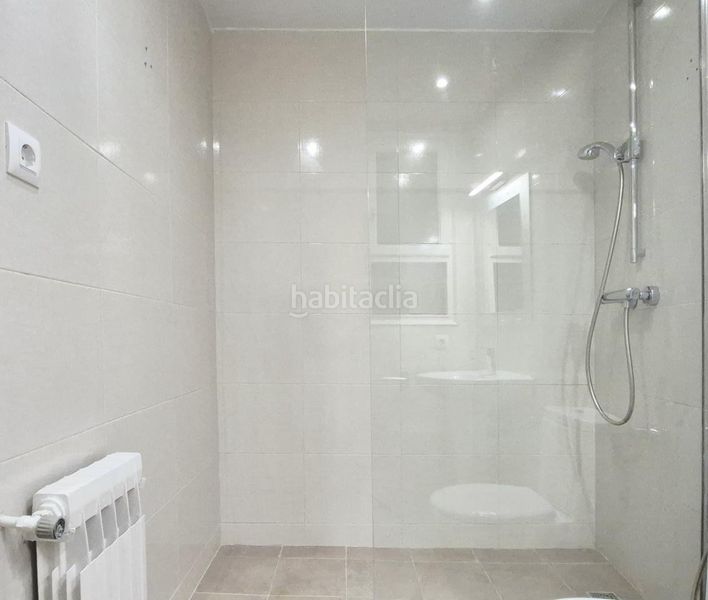 Piso pis 125 m2 de 4 hab orientat a sud i totalment reformat al costat de lajuntament en Terrassa