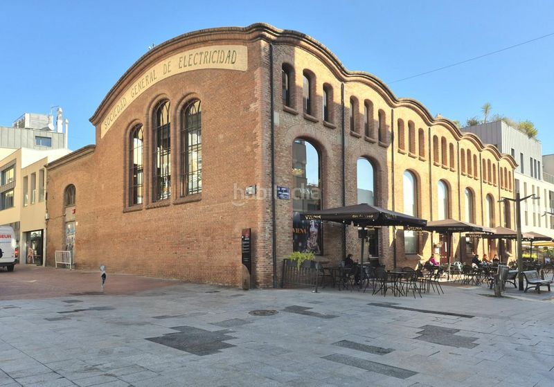 Piso pis 125 m2 de 4 hab orientat a sud i totalment reformat al costat de lajuntament en Terrassa