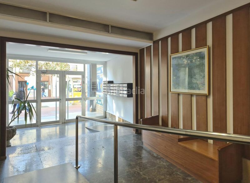 Piso pis 125 m2 de 4 hab orientat a sud i totalment reformat al costat de lajuntament en Terrassa