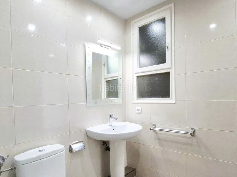 Piso pis 125 m2 de 4 hab orientat a sud i totalment reformat al costat de lajuntament en Terrassa