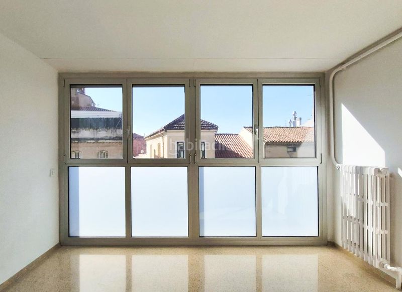 Piso pis 125 m2 de 4 hab orientat a sud i totalment reformat al costat de lajuntament en Terrassa