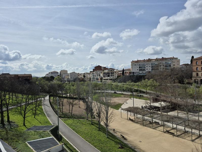 Foto 9f2f9bc2-a97c-4c70-a8f2-bb1d9c0139ce. Planta baixa amb calefacció aparcament a Cementiri Vell Terrassa
