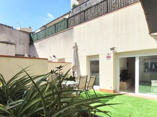 Planta baixa a Cementiri Vell. Al carrer concepcion arenal tocant vallparadis planta baixa any