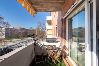 Pis a De madrid 53. Piso de 3 hab con parquing en avd madrid  estacio est