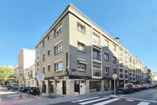 Piso  Calle d'arquímedes. Magnific pis de 100 m2 i 4 dobles al costat de la rambla