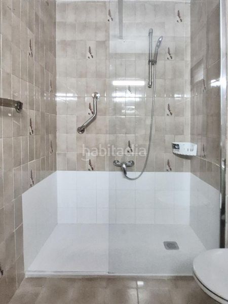 Foto 3566b8e3-c75b-4354-8f6a-dfb9b3d6fc6e. Pis amb calefacció a Ca n'Aurell Terrassa